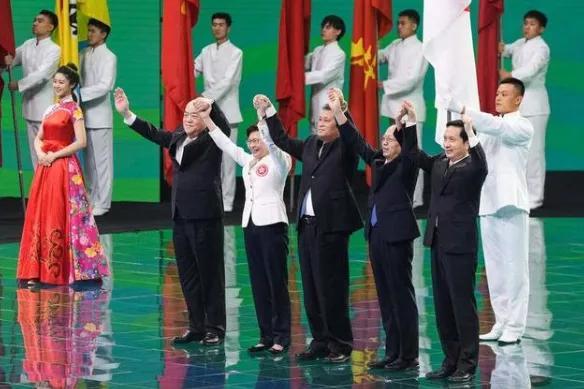 2025新澳门和香港精准正版免费全面释义、解释与落实